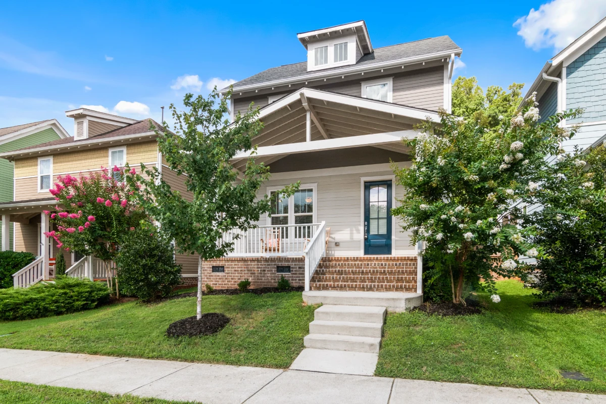 Homebuyers receiving guidance to buy a home in Southeast Georgia