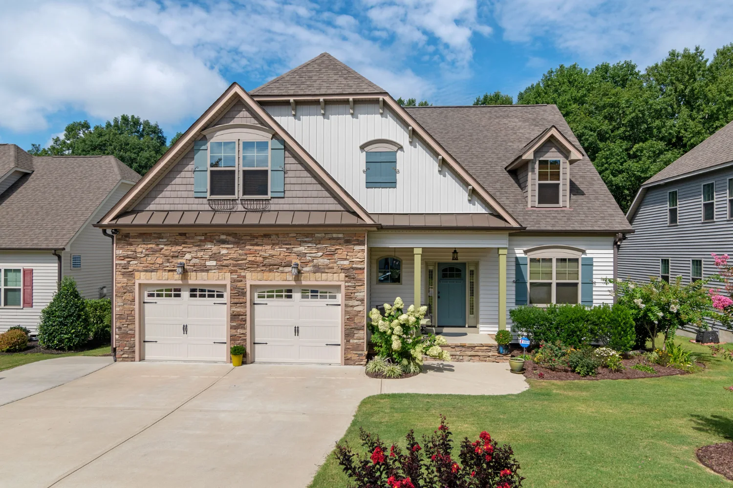 Single-family homes and townhomes in Richmond Hill GA